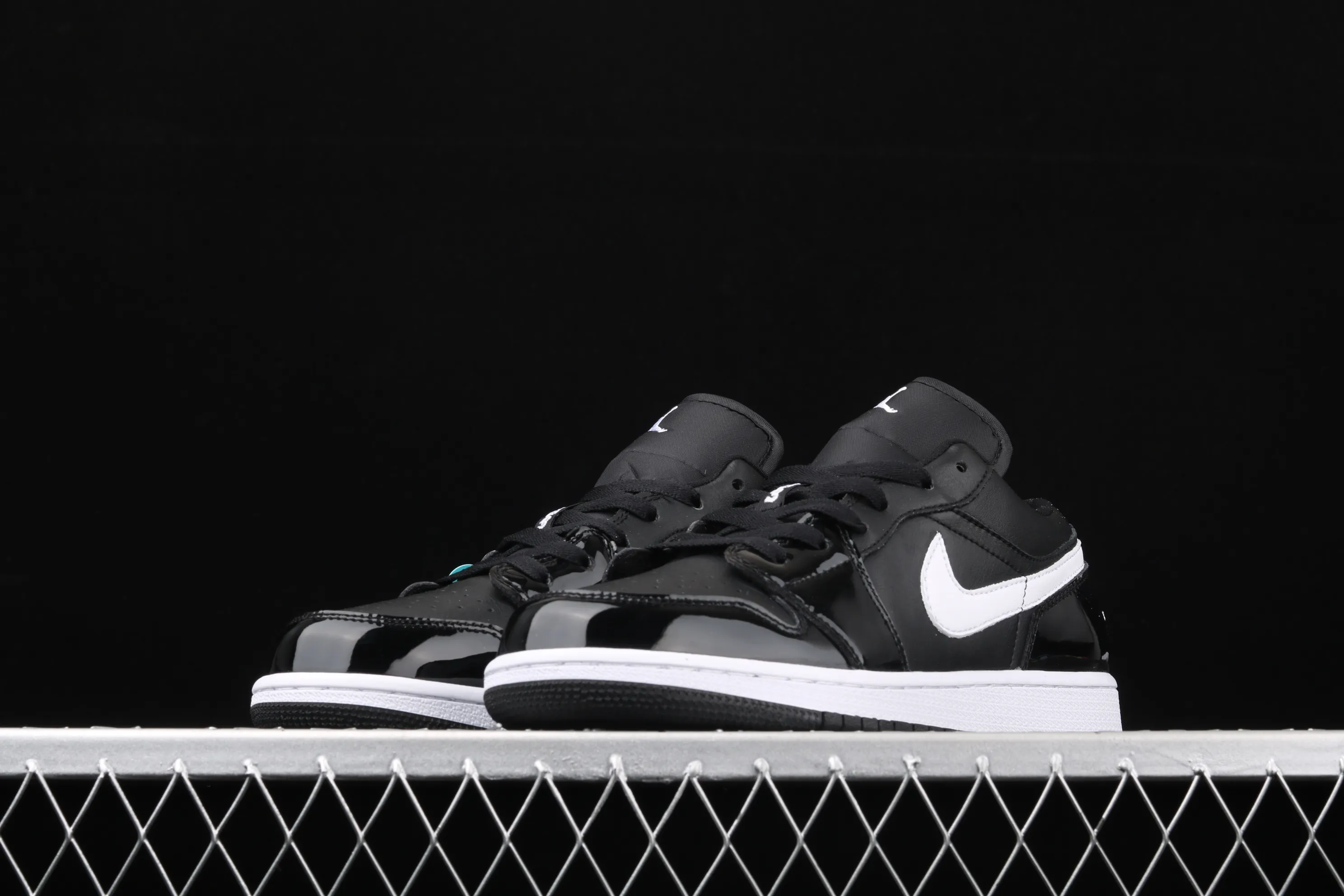 All categories Air Jordan Jordan series basketball shoes Air Jordan 1 Low Air Jordan 1 Low Black White AJ1 Joe 1 black and white small patent leather 553560-002